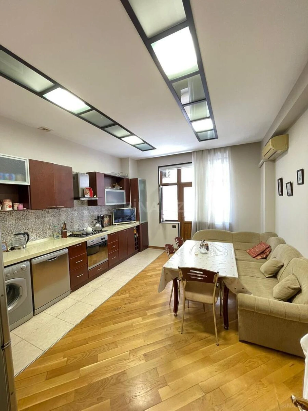 Kirayə verilir 3 otaqlı mənzil 180 m²