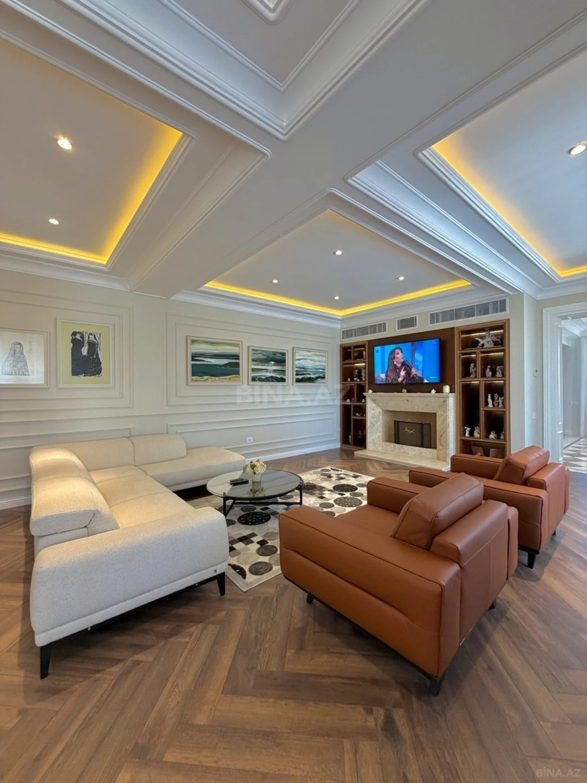 Satılır 9 otaqlı həyət evi 2000 m²