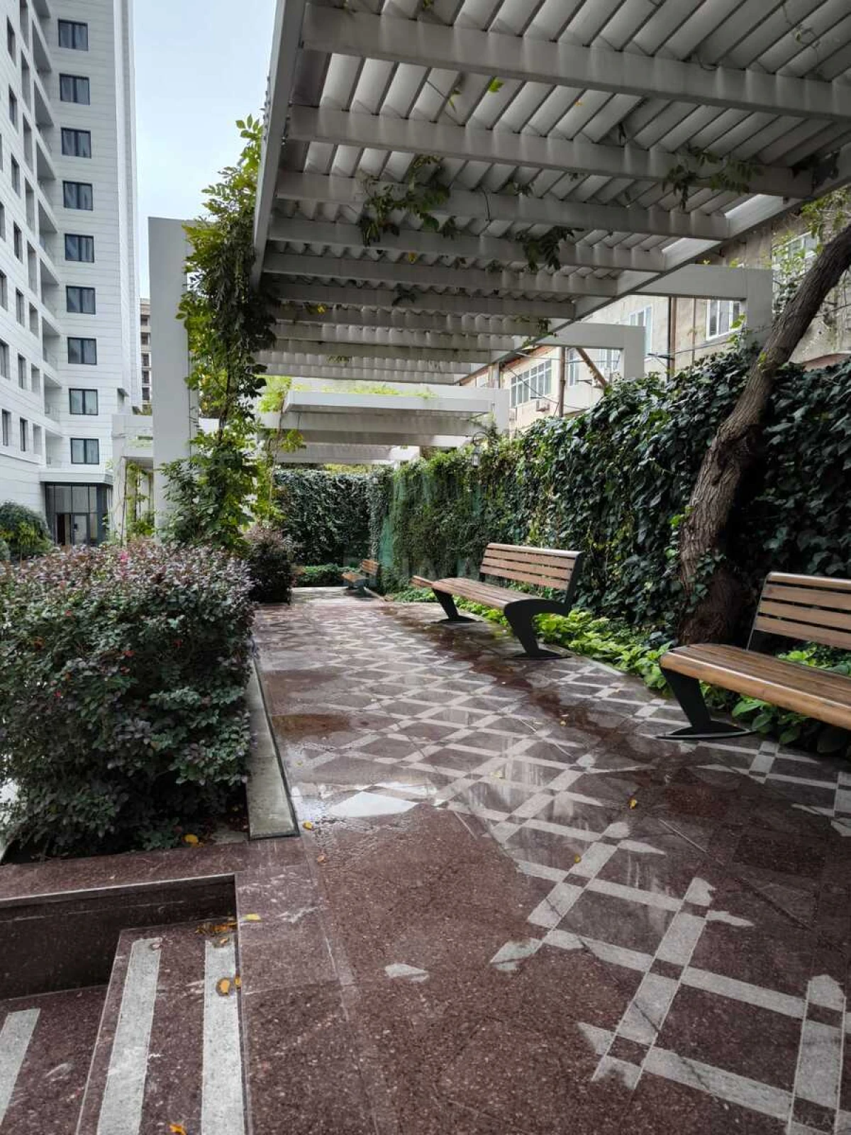 Satılır 3 otaqlı mənzil 136 m²