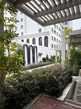 Satılır 3 otaqlı mənzil 136 m²