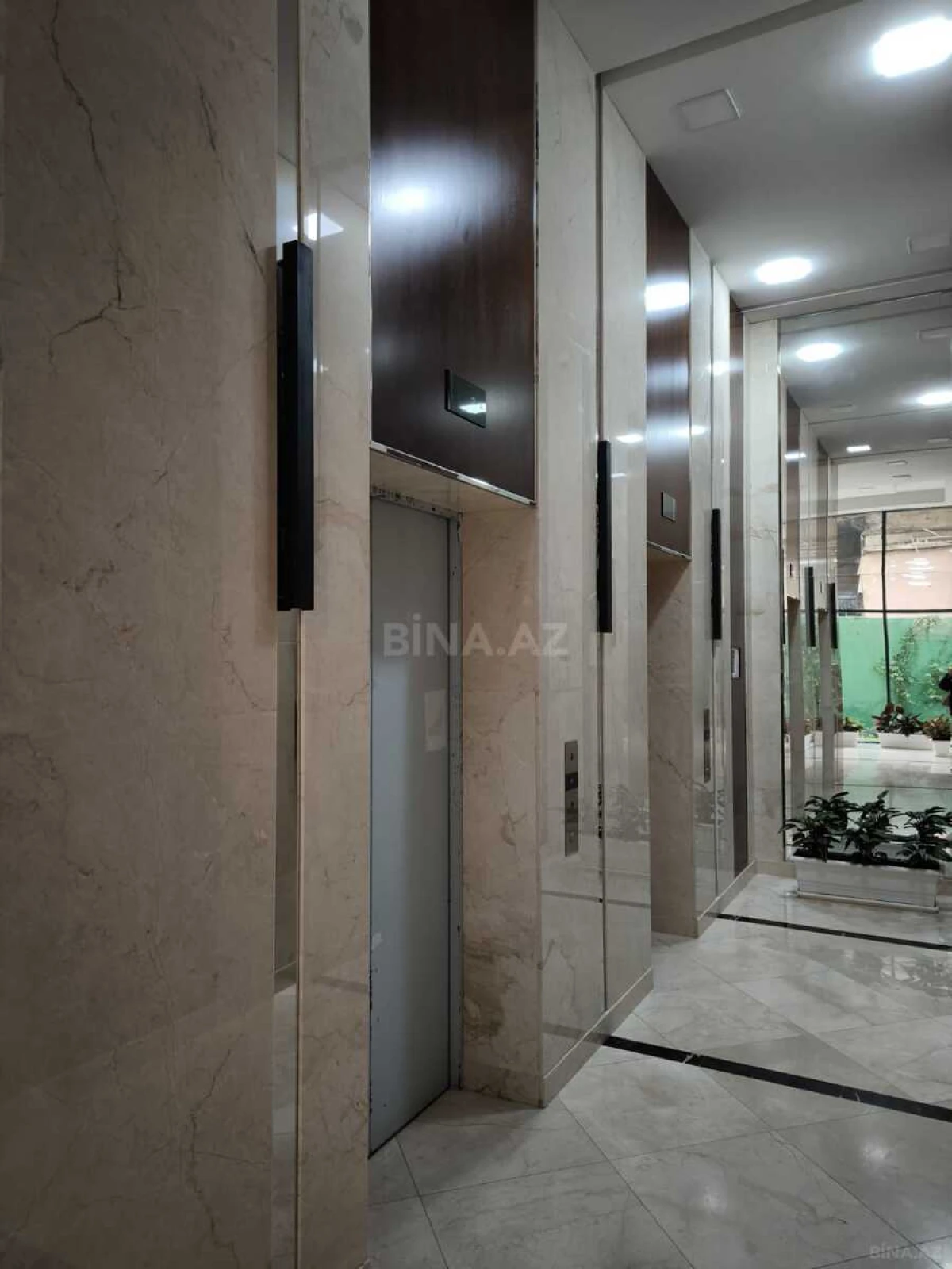 Satılır 3 otaqlı mənzil 136 m²