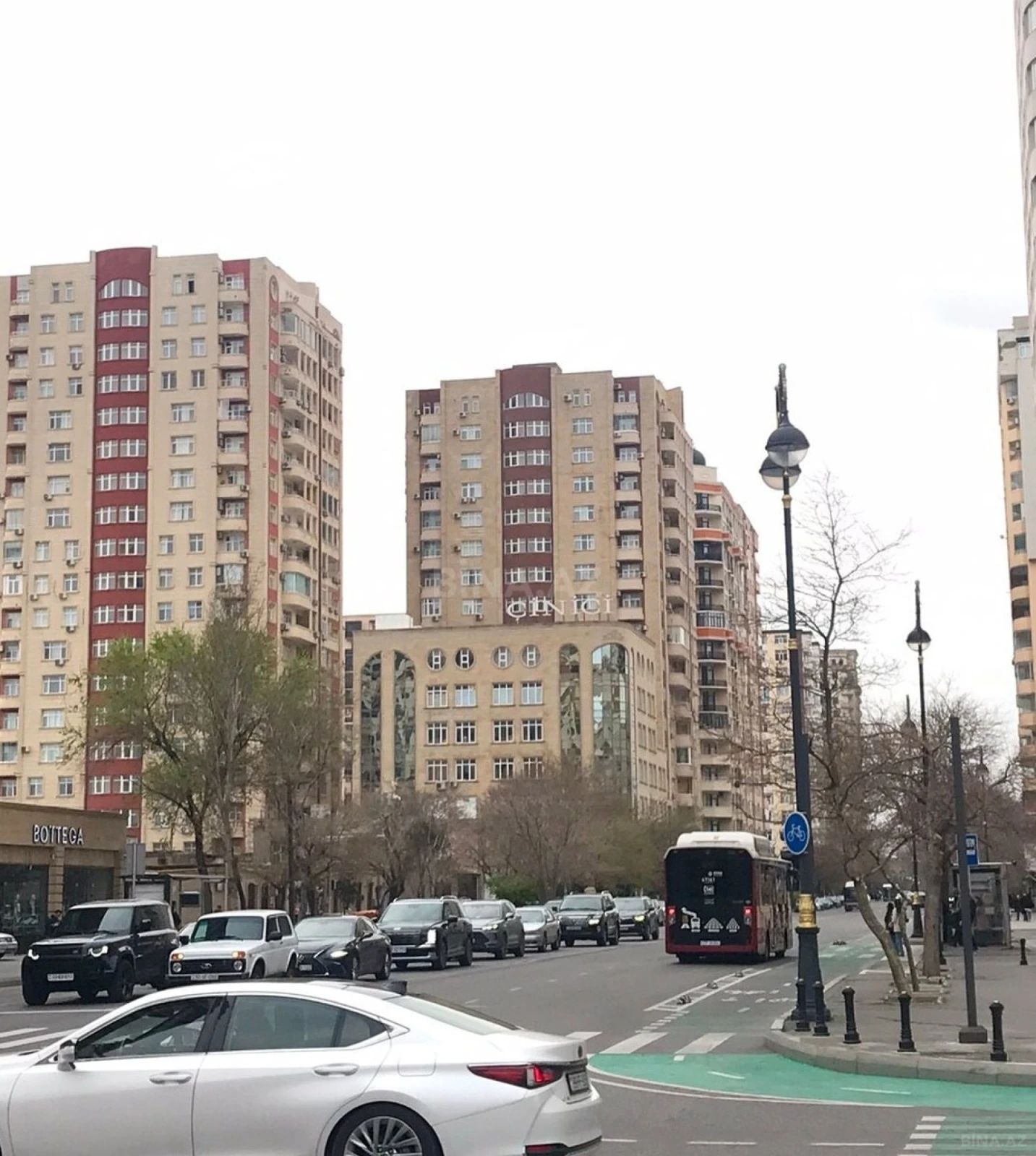 Satılır 4 otaqlı mənzil 150 m²