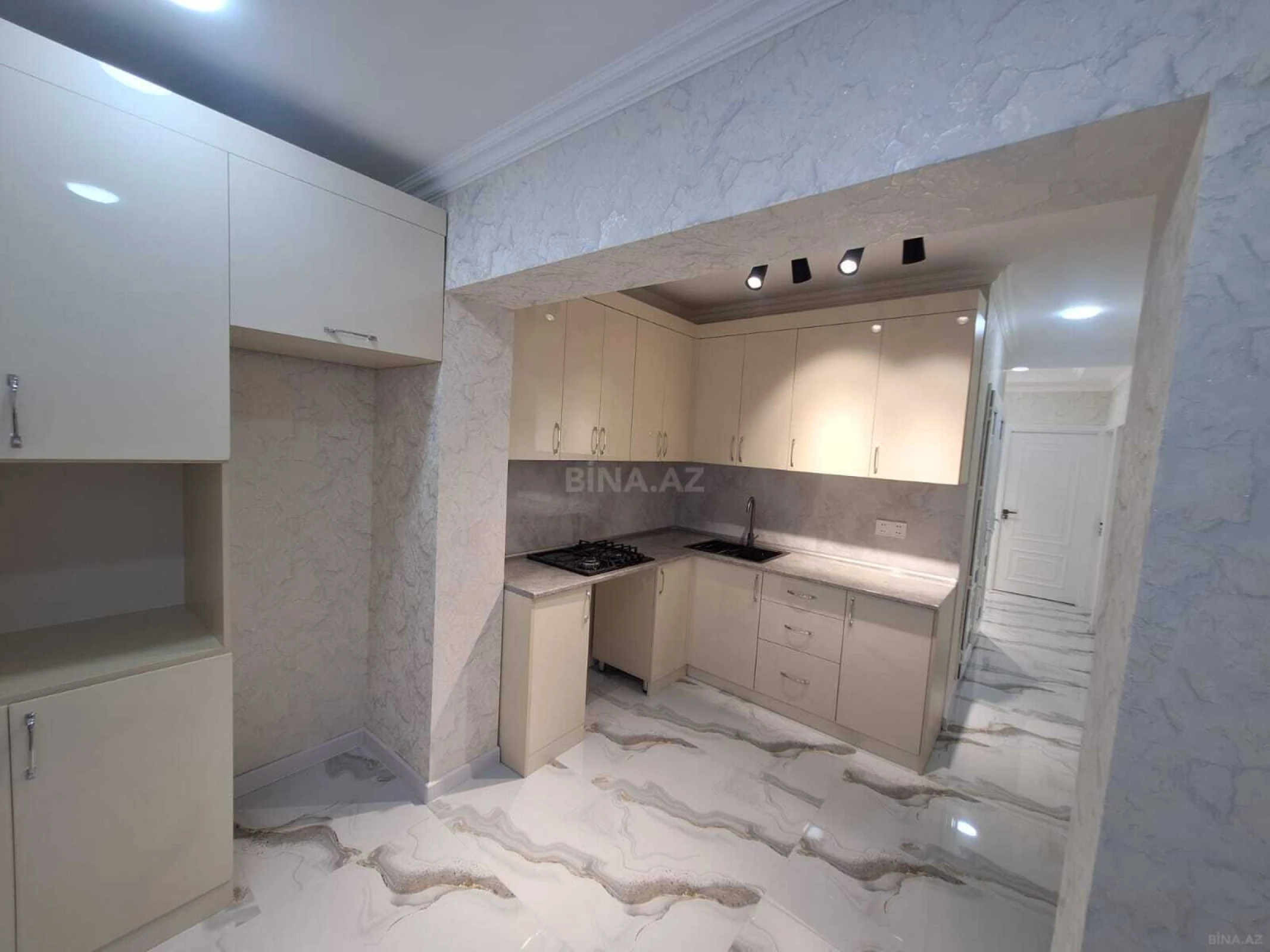 Satılır 3 otaqlı mənzil 90 m²
