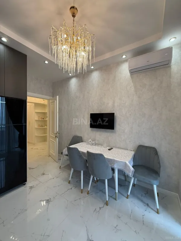 Kirayə verilir 2 otaqlı mənzil 110 m²