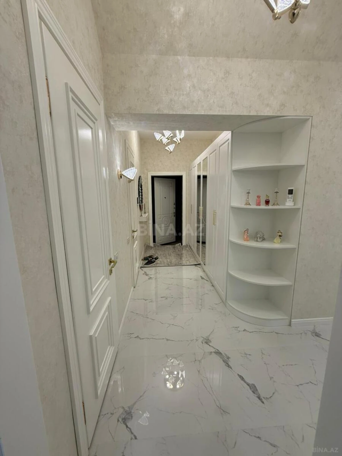 Kirayə verilir 2 otaqlı mənzil 110 m²