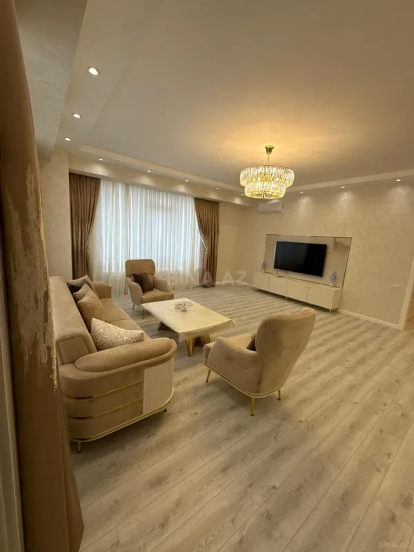 Kirayə verilir 2 otaqlı mənzil 110 m²