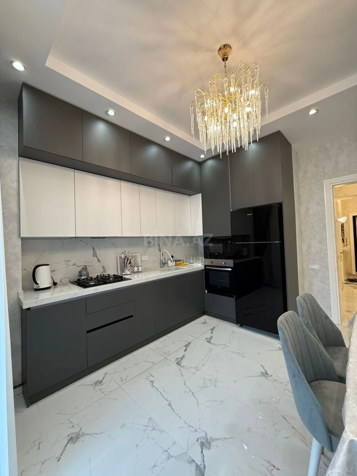 Kirayə verilir 2 otaqlı mənzil 110 m²