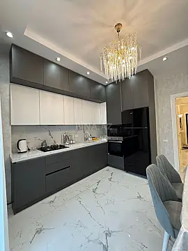 Kirayə verilir 2 otaqlı mənzil 110 m²