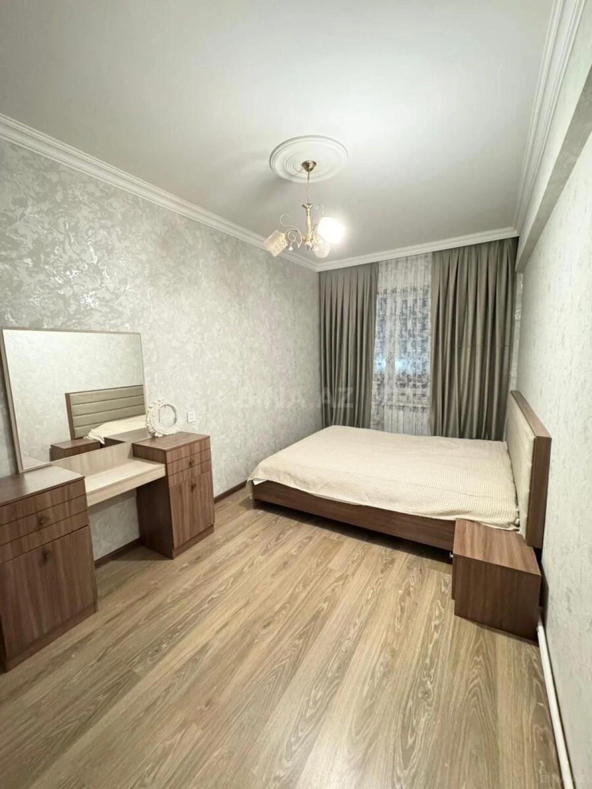 Satılır 2 otaqlı mənzil 65 m²