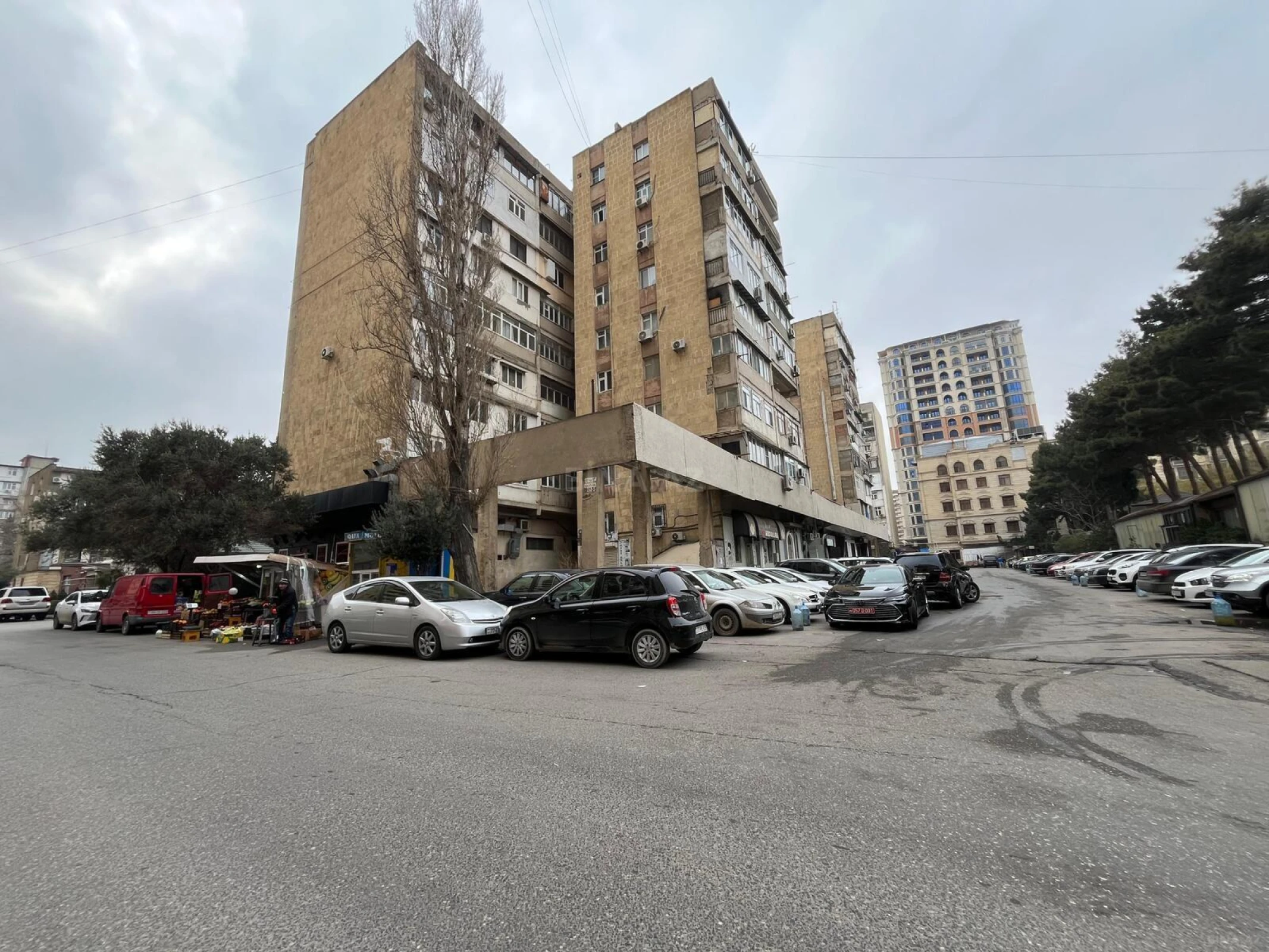 Satılır 2 otaqlı mənzil 65 m²