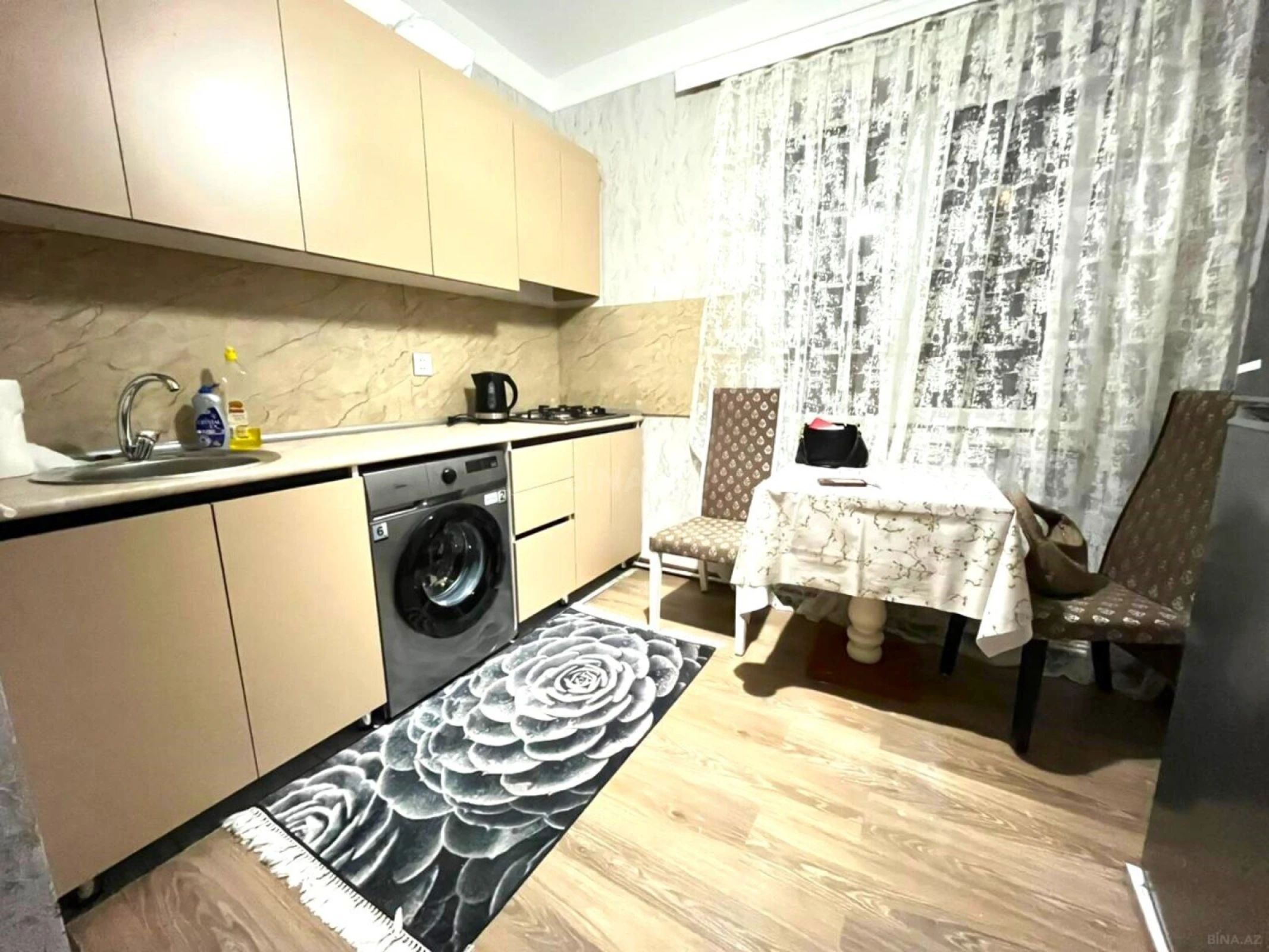 Satılır 2 otaqlı mənzil 65 m²