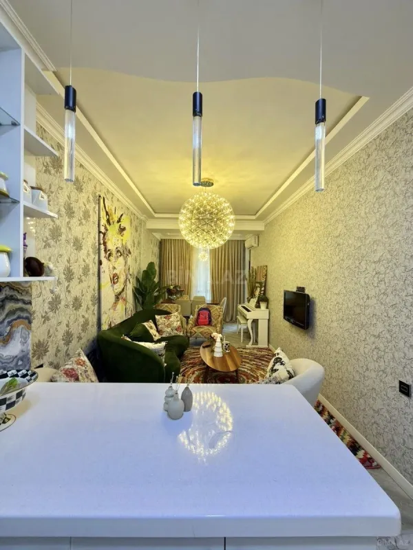 Satılır 2 otaqlı mənzil 60 m²