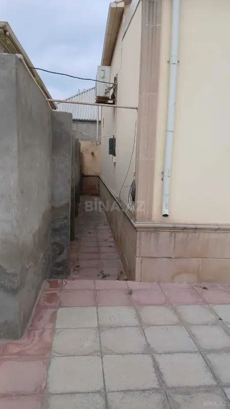 Satılır 4 otaqlı həyət evi 160 m²
