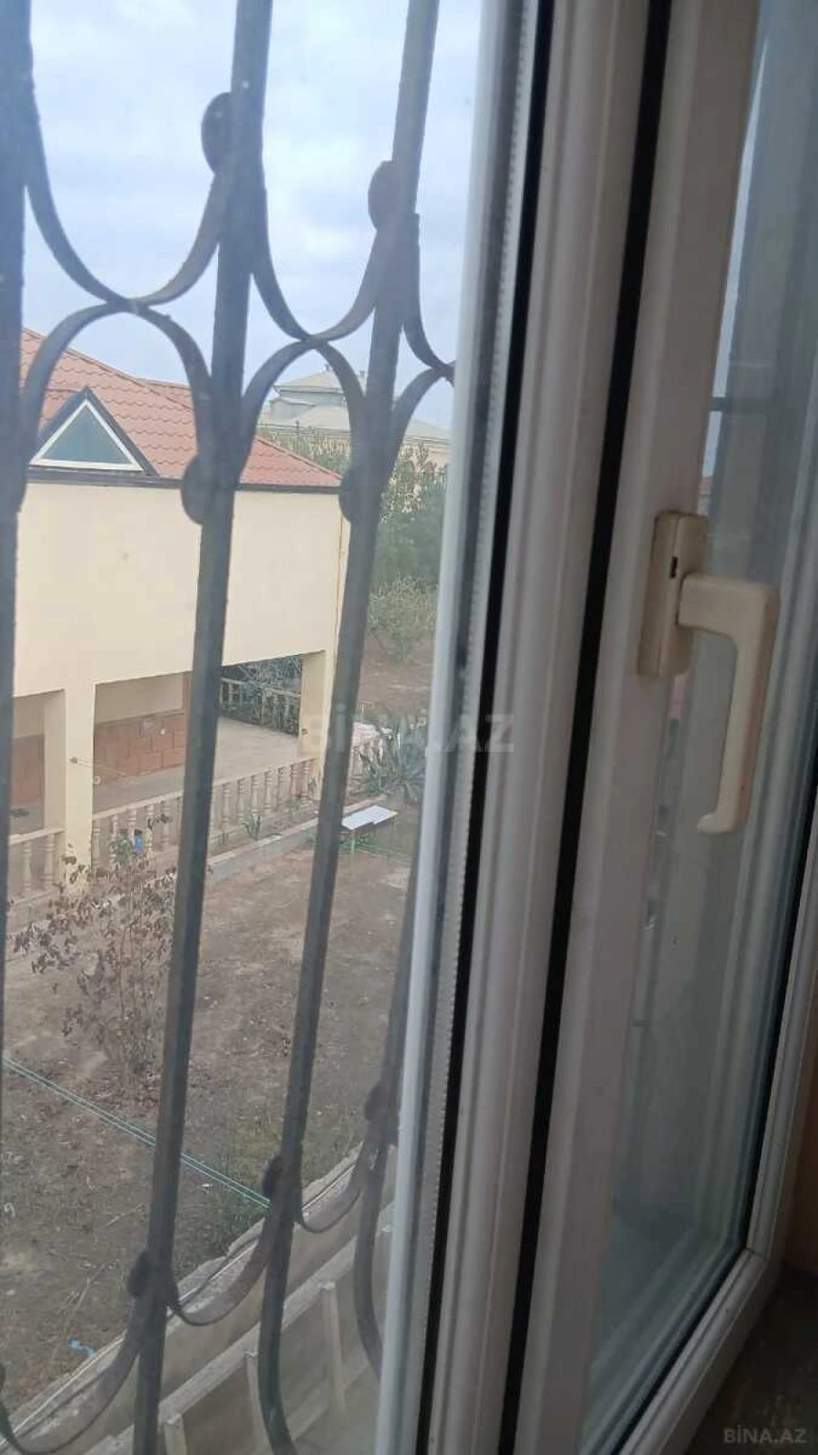 Satılır 4 otaqlı həyət evi 160 m²