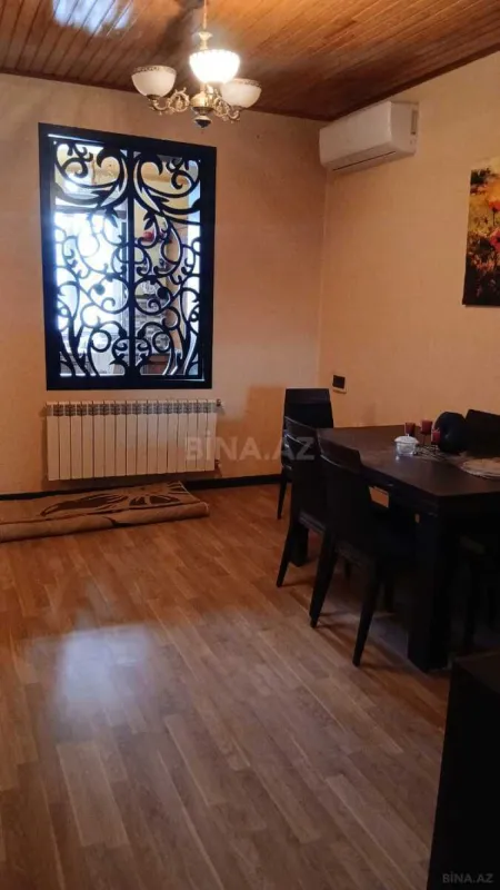 Satılır 4 otaqlı həyət evi 160 m²