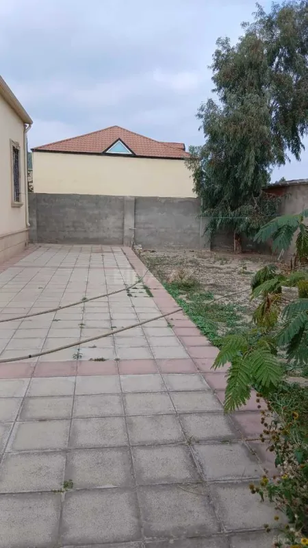 Satılır 4 otaqlı həyət evi 160 m²