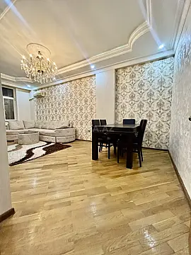 Satılır 3 otaqlı mənzil 130 m²