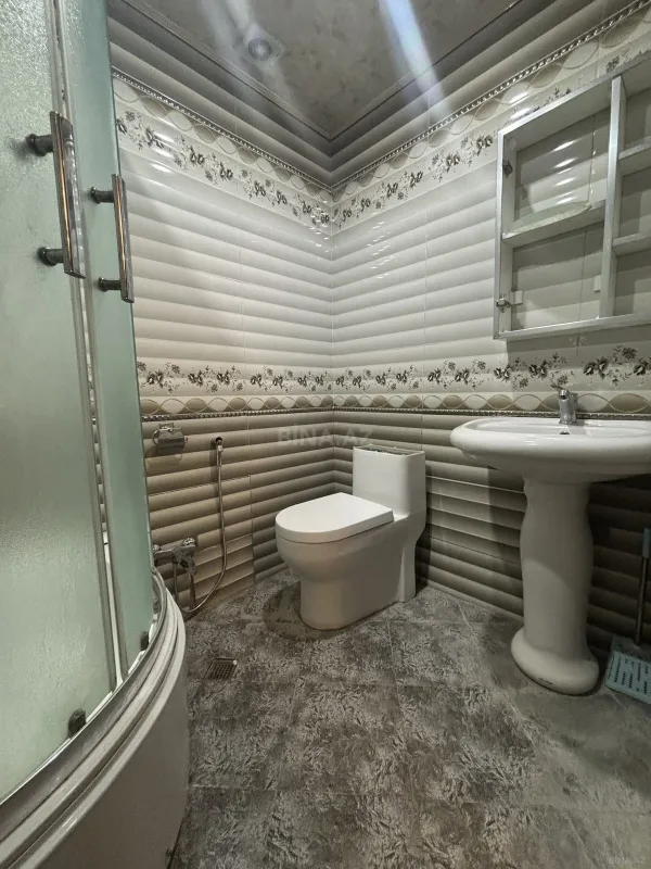 Satılır 3 otaqlı mənzil 130 m²