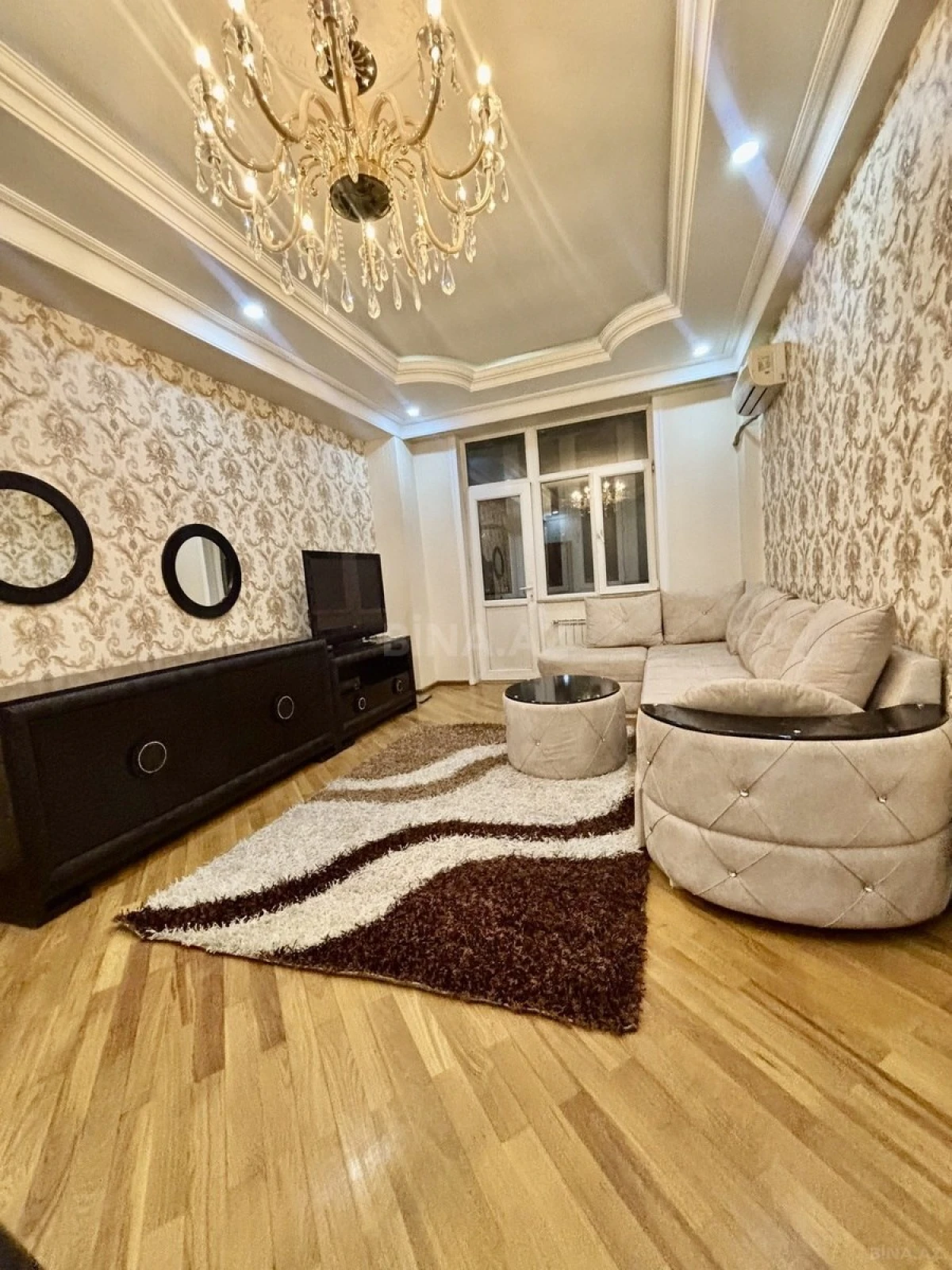 Satılır 3 otaqlı mənzil 130 m²