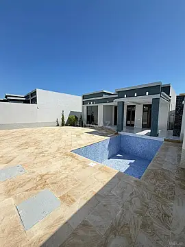 Satılır 4 otaqlı həyət evi 130 m²