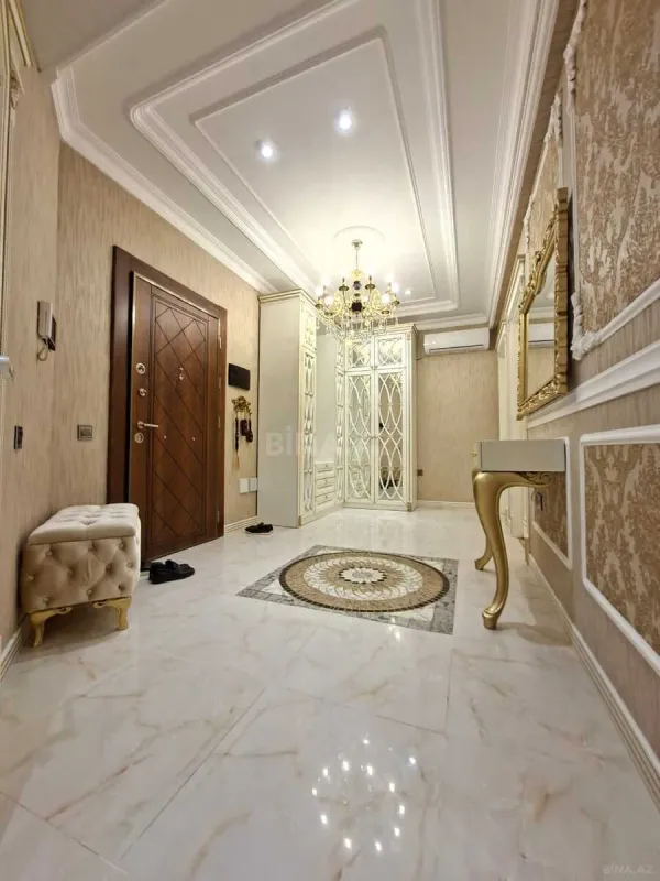 Satılır 4 otaqlı mənzil 150 m²