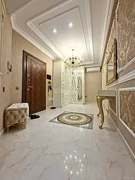 Satılır 4 otaqlı mənzil 150 m²