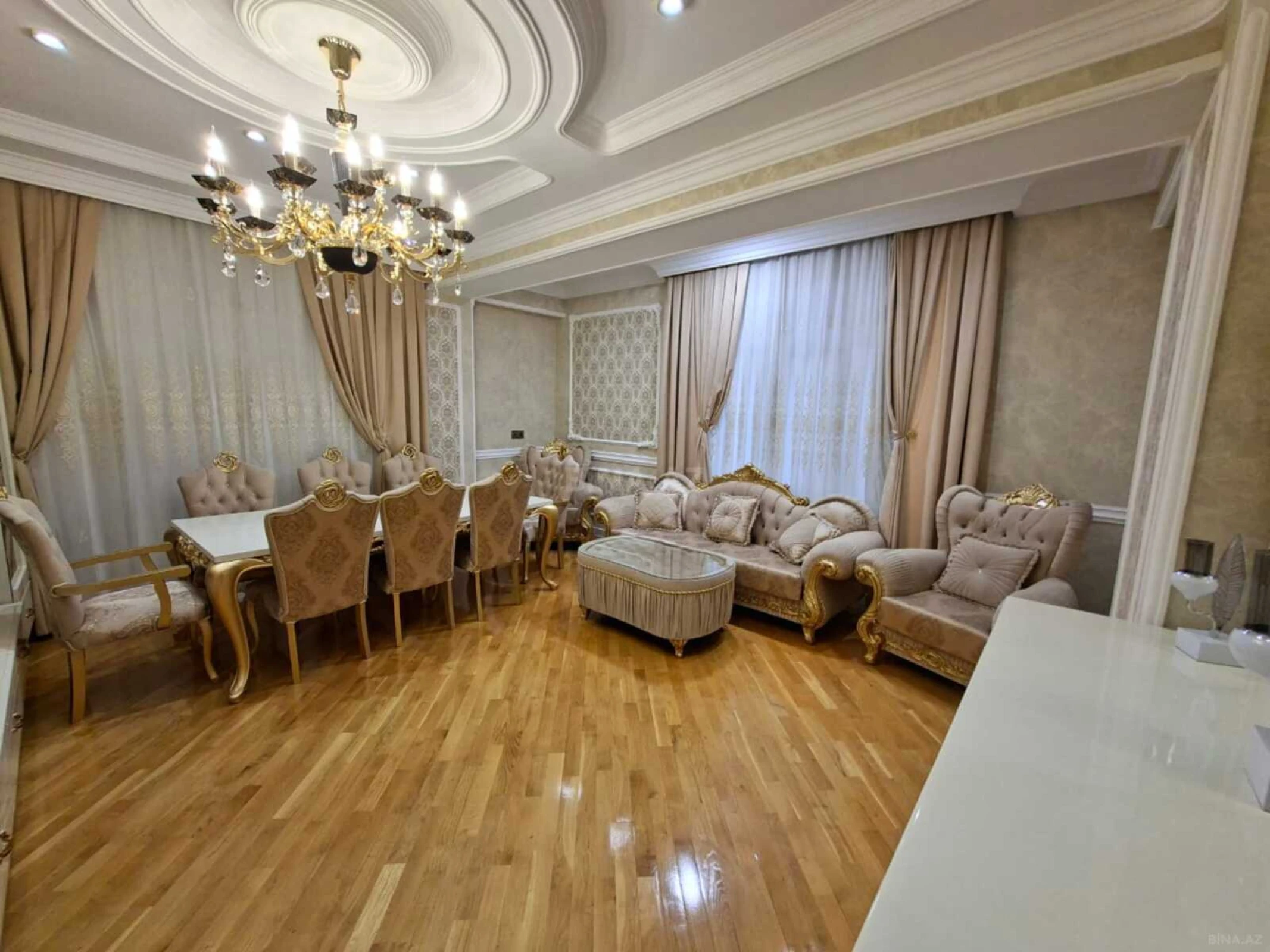 Satılır 4 otaqlı mənzil 150 m²