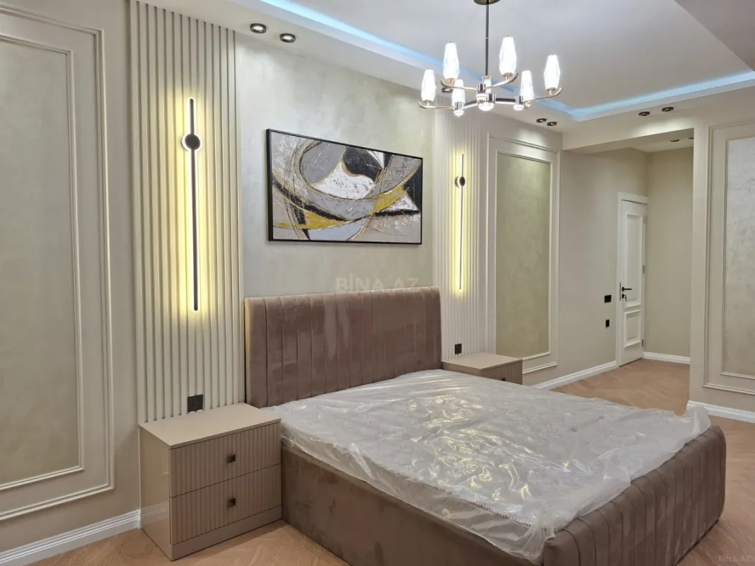 Satılır 4 otaqlı mənzil 140 m²