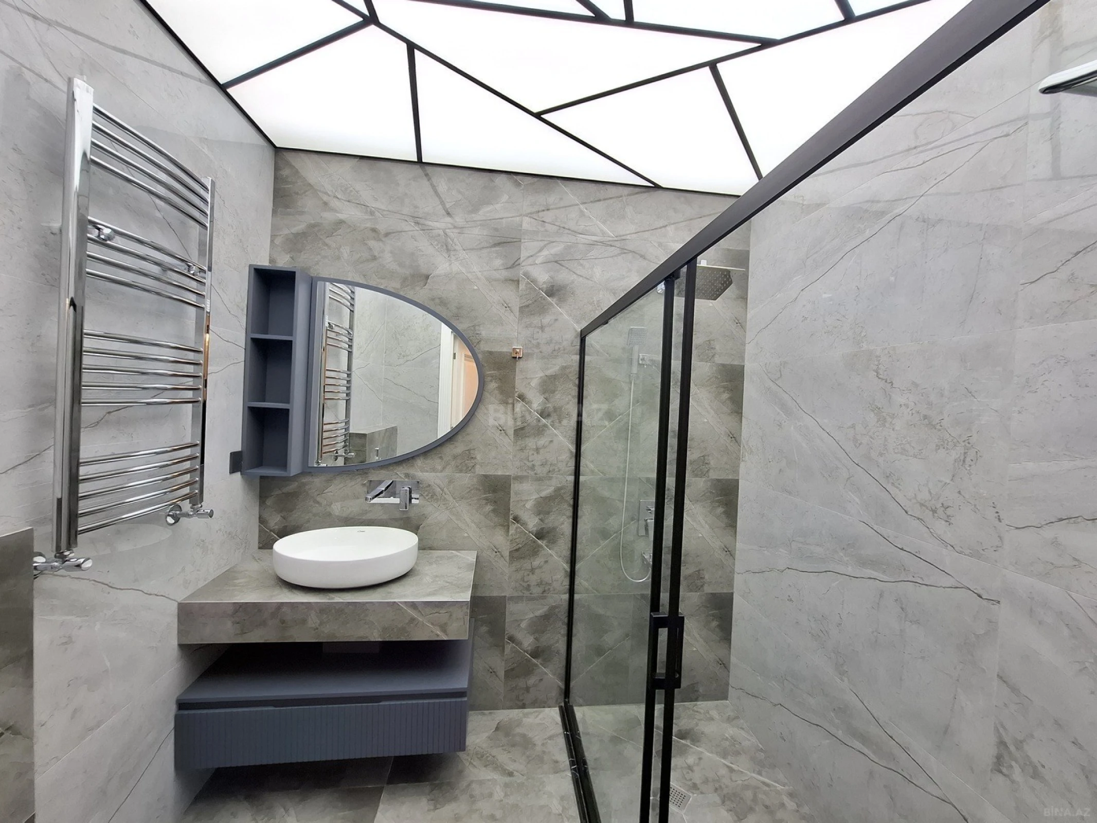 Satılır 4 otaqlı mənzil 140 m²