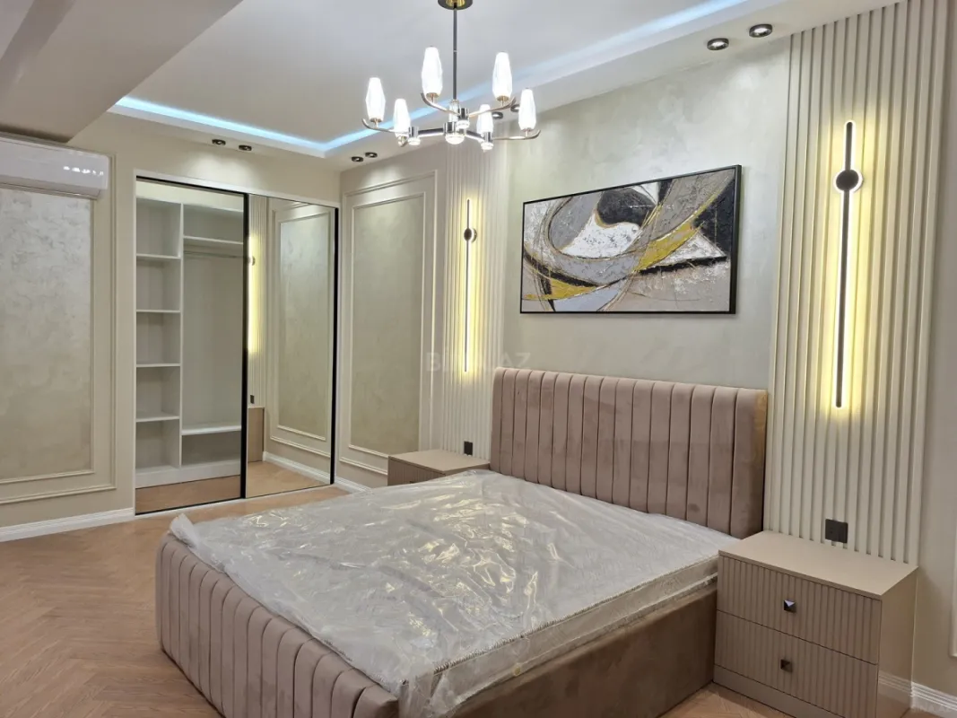 Satılır 4 otaqlı mənzil 140 m²