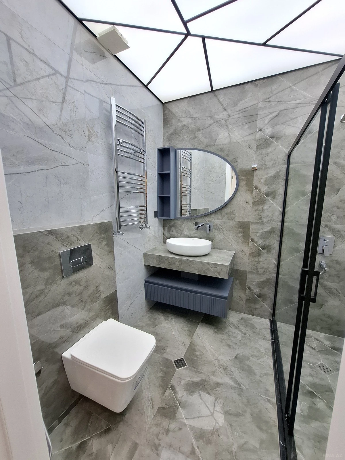 Satılır 4 otaqlı mənzil 140 m²