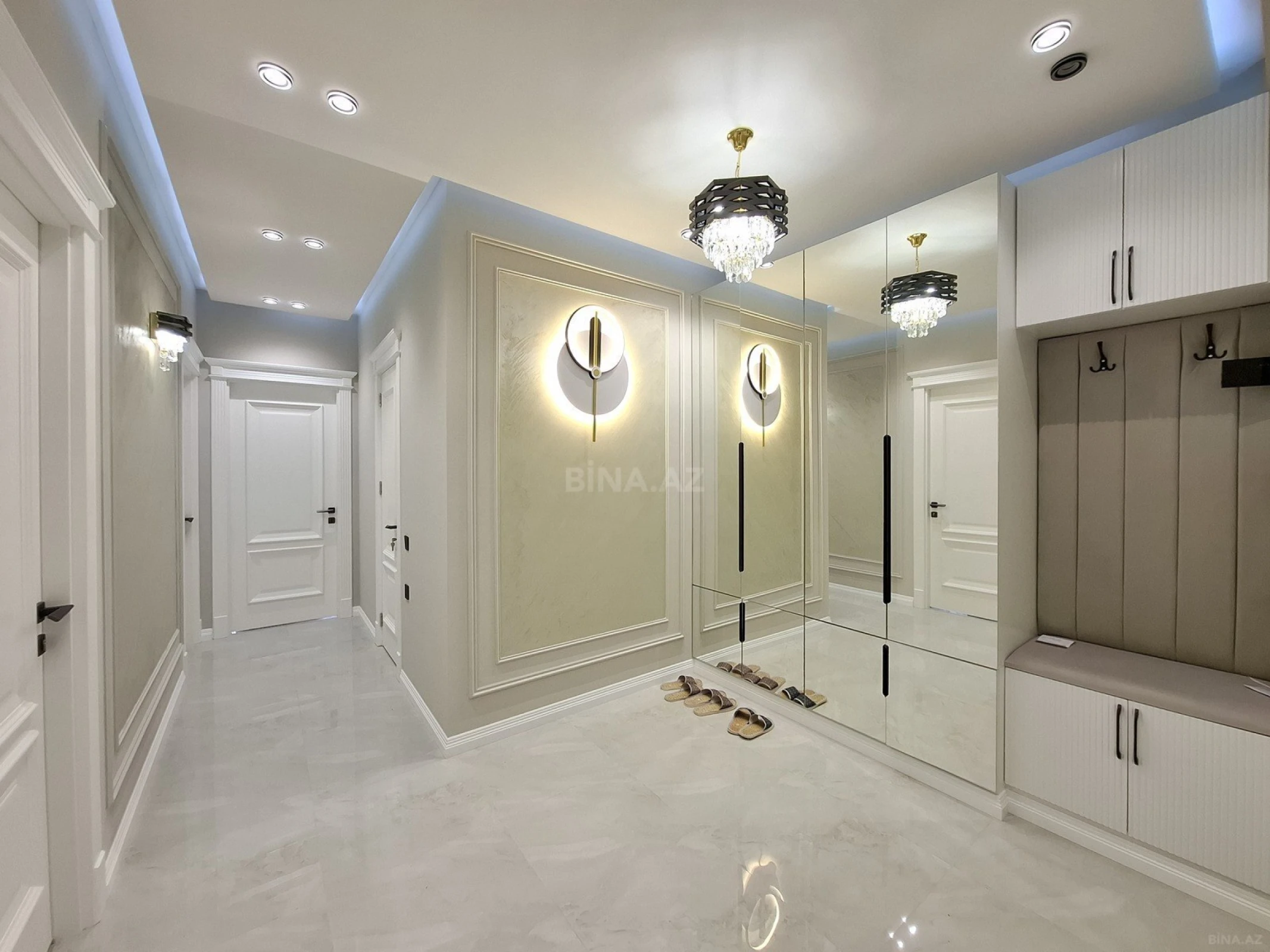 Satılır 4 otaqlı mənzil 140 m²