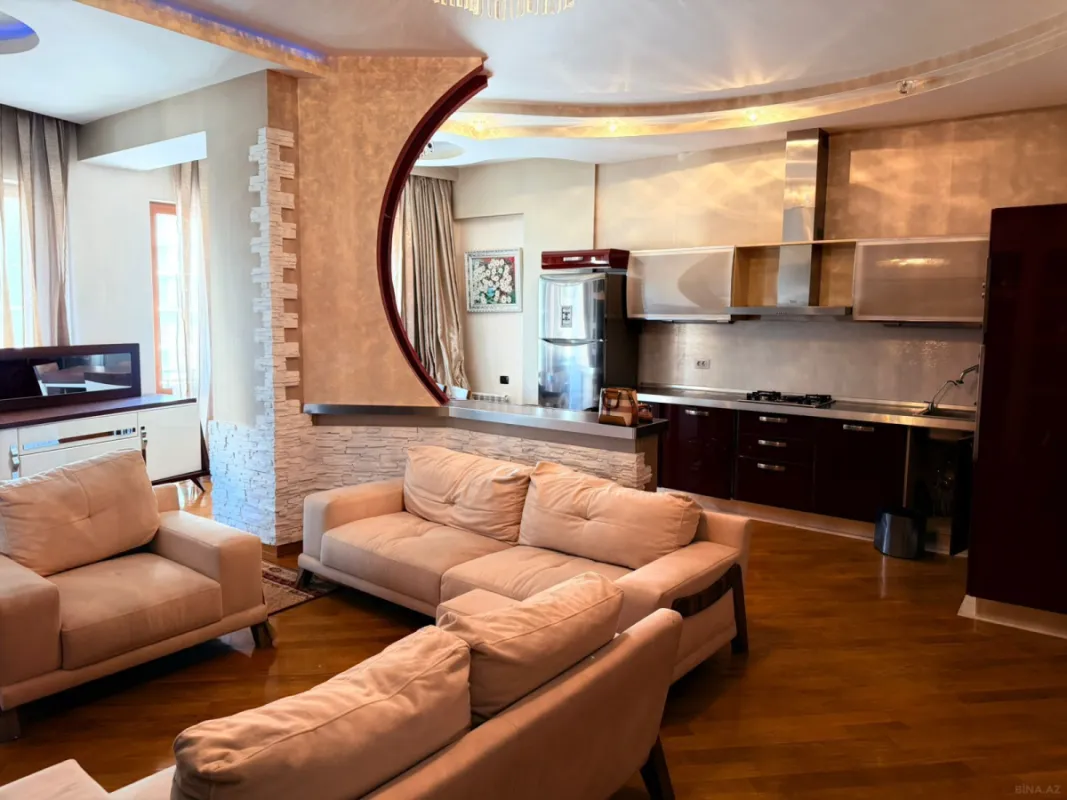 Kirayə verilir 2 otaqlı mənzil 100 m²