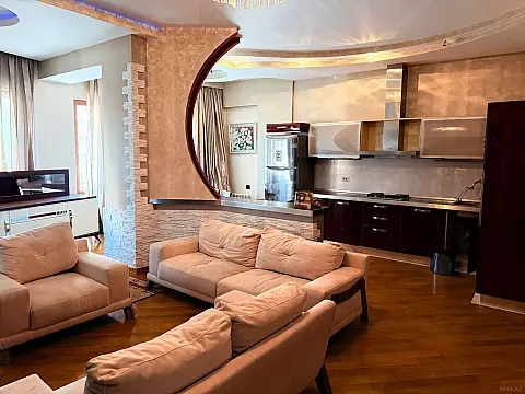 Kirayə verilir 2 otaqlı mənzil 100 m²