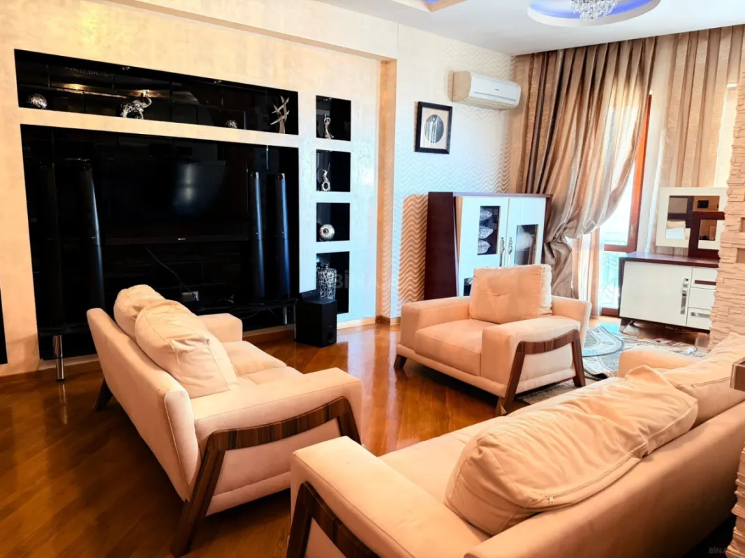 Kirayə verilir 2 otaqlı mənzil 100 m²
