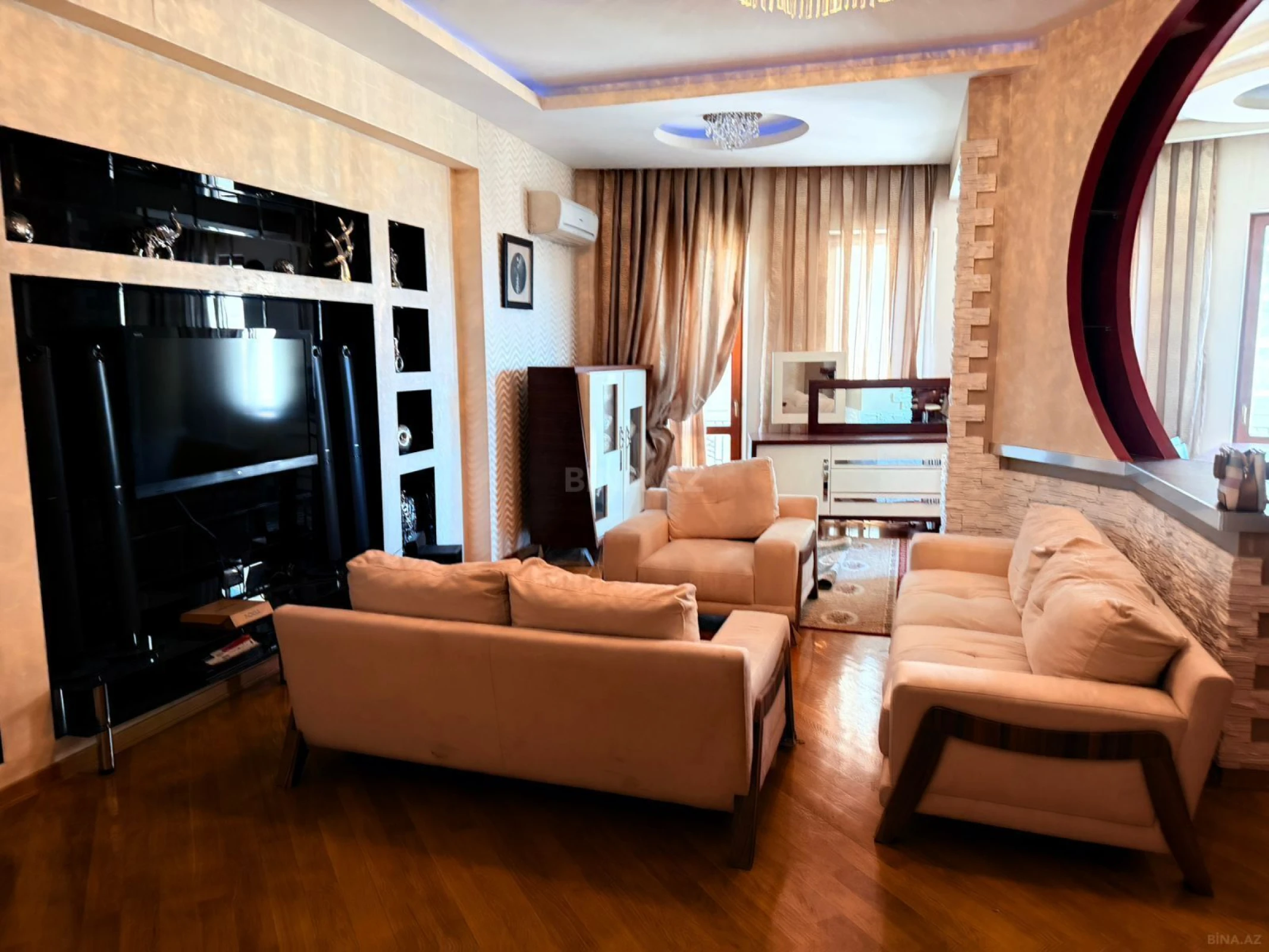 Kirayə verilir 2 otaqlı mənzil 100 m²