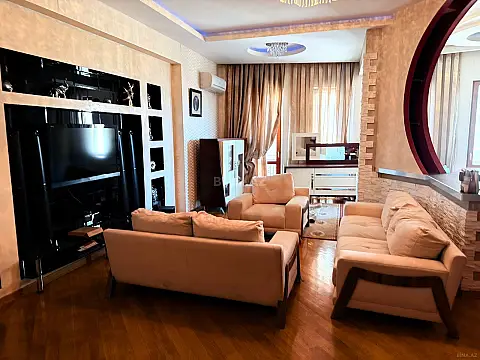 Kirayə verilir 2 otaqlı mənzil 100 m²