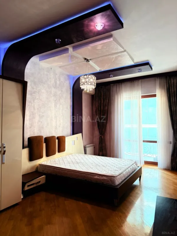 Kirayə verilir 2 otaqlı mənzil 100 m²