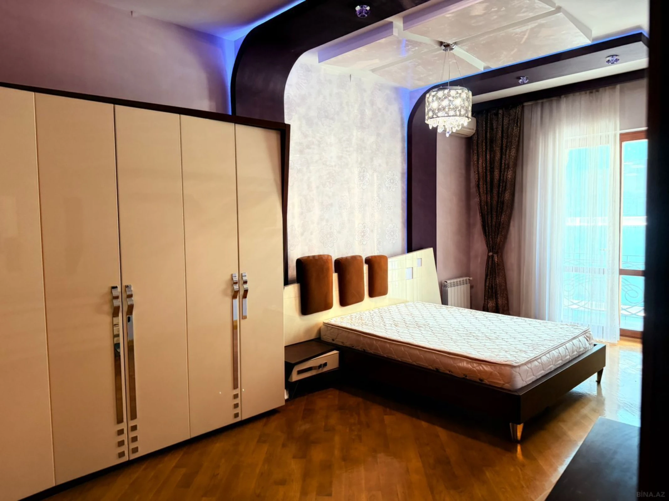 Kirayə verilir 2 otaqlı mənzil 100 m²