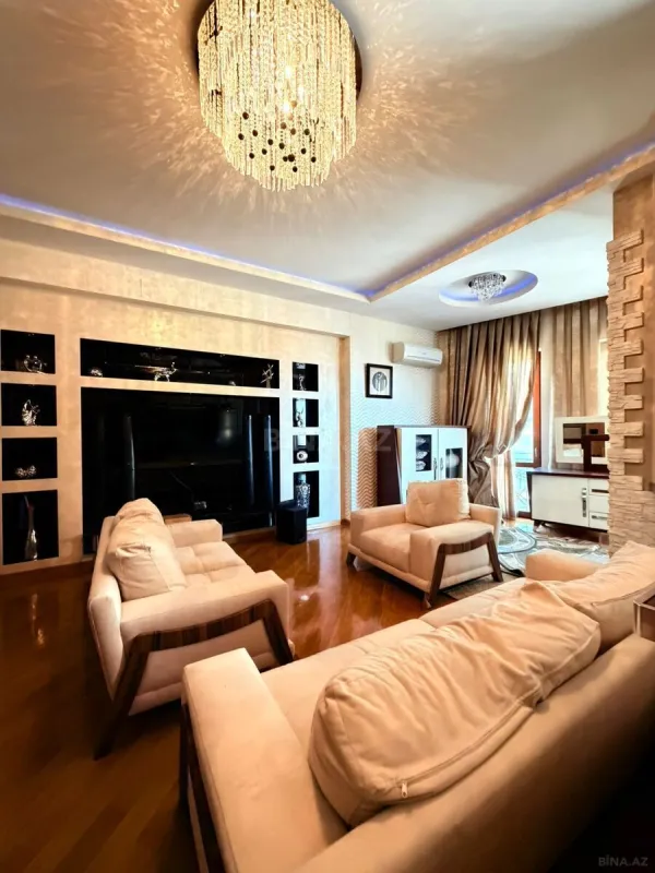 Kirayə verilir 2 otaqlı mənzil 100 m²