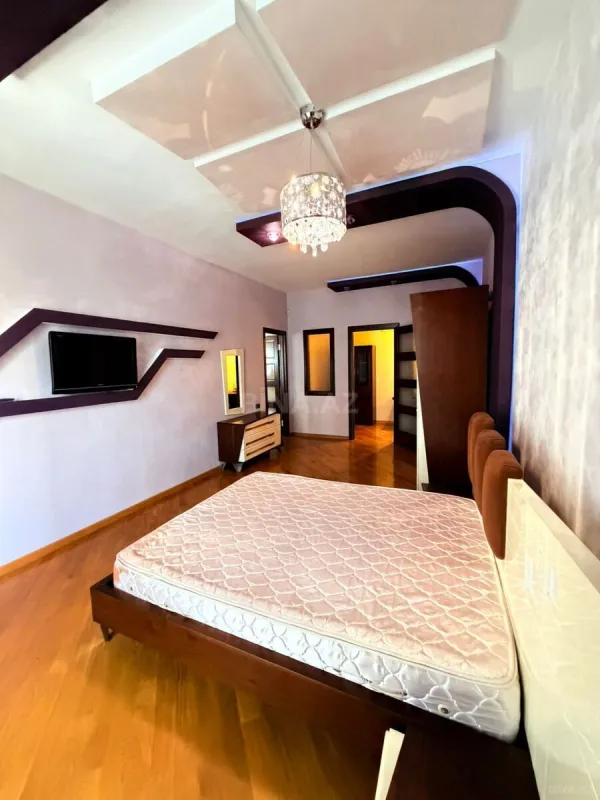 Kirayə verilir 2 otaqlı mənzil 100 m²