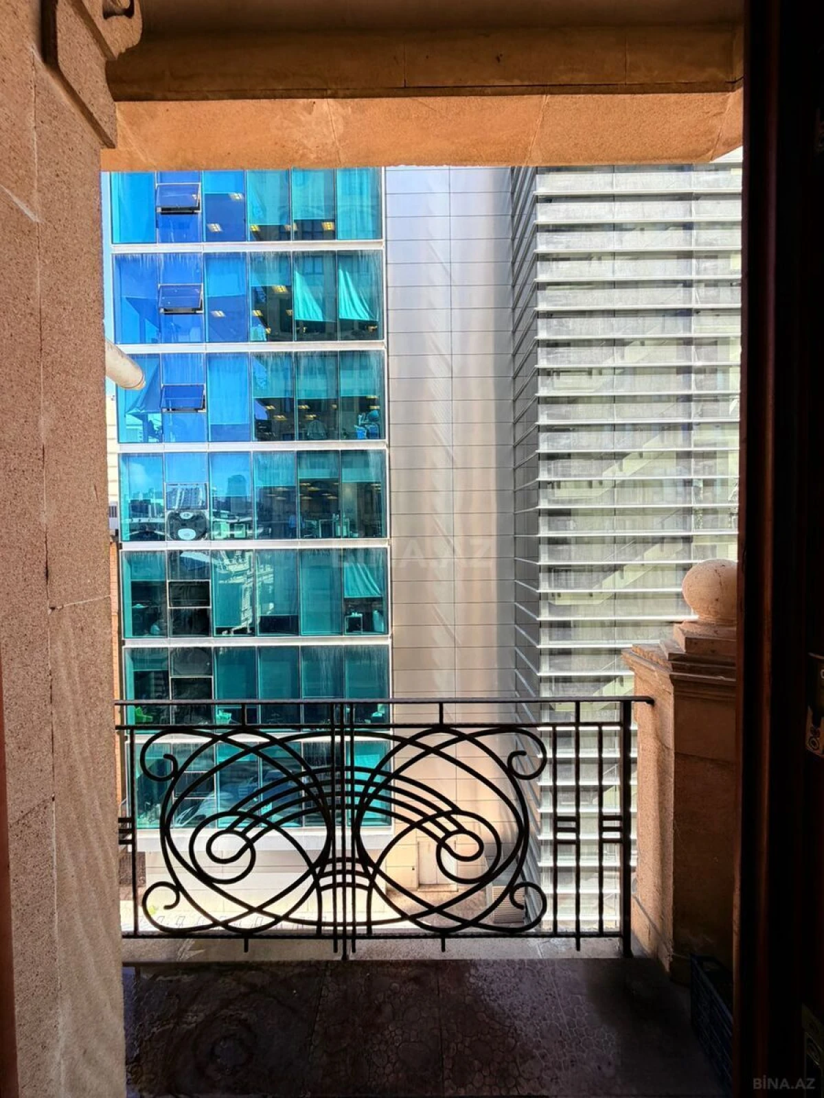 Kirayə verilir 2 otaqlı mənzil 100 m²