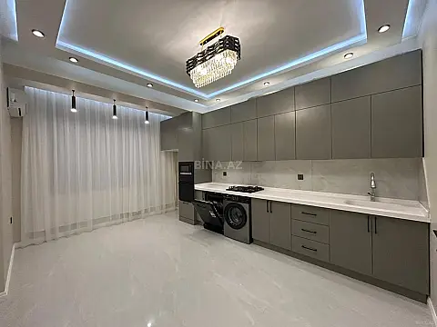Satılır 3 otaqlı mənzil 135 m²