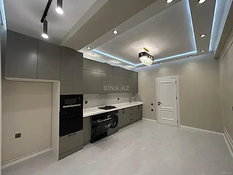 Satılır 3 otaqlı mənzil 135 m²