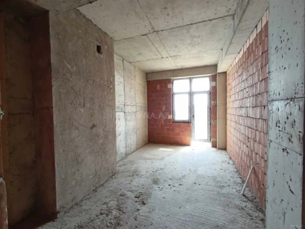 Satılır 4 otaqlı mənzil 219.6 m²