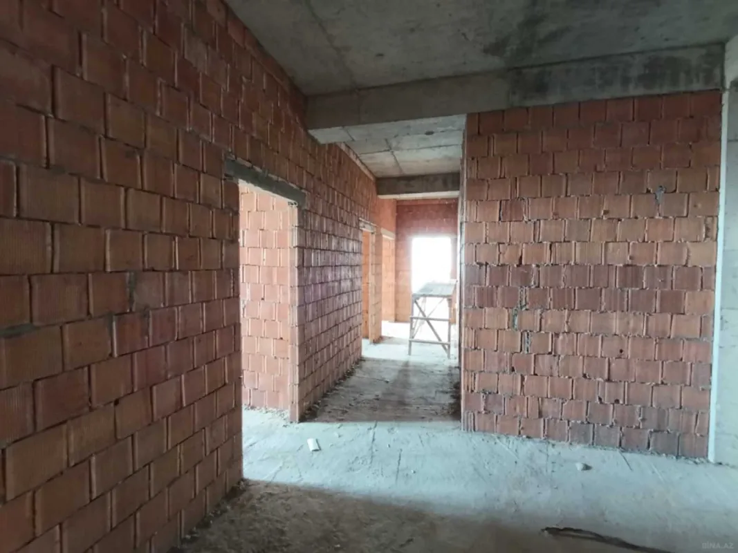 Satılır 4 otaqlı mənzil 219.6 m²