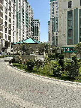 Satılır 4 otaqlı mənzil 219.6 m²