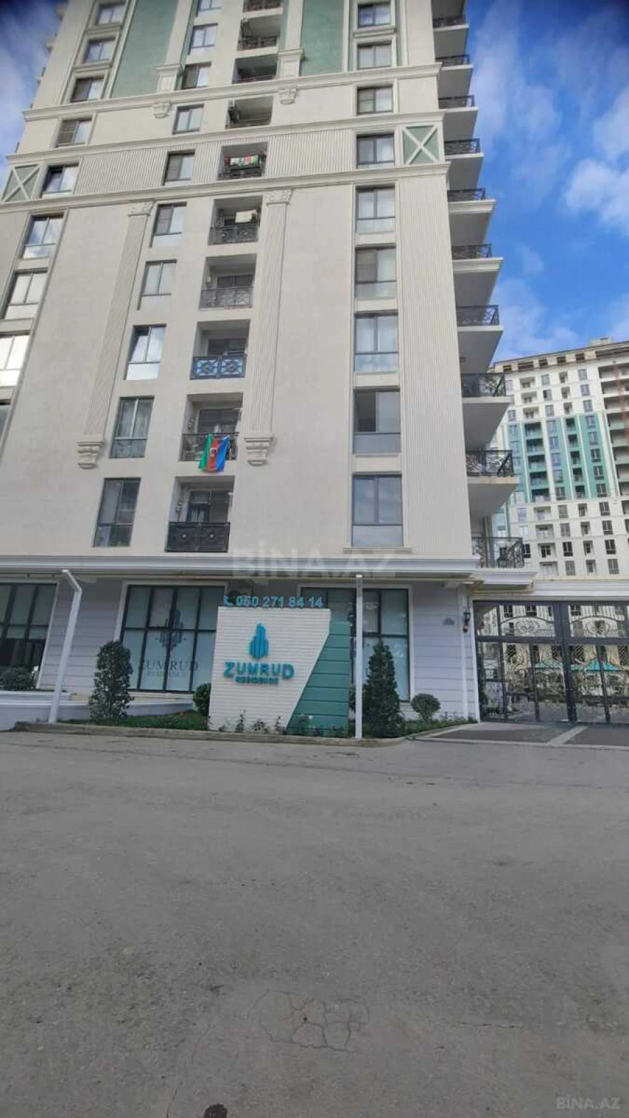 Satılır 4 otaqlı mənzil 219.6 m²