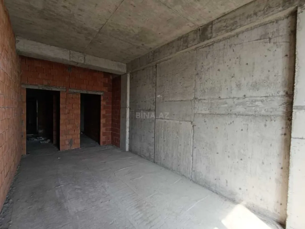 Satılır 4 otaqlı mənzil 219.6 m²