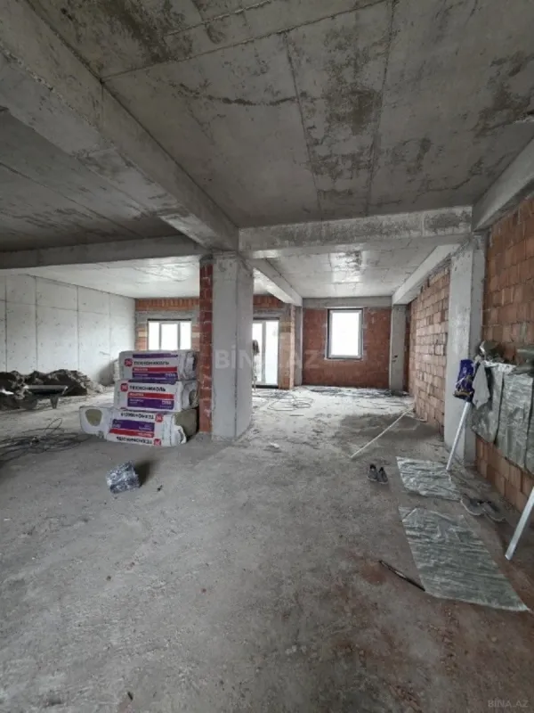 Satılır 3 otaqlı mənzil 136 m²